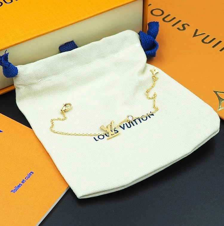 Breathable Louis Vuitton Bracelets 249896