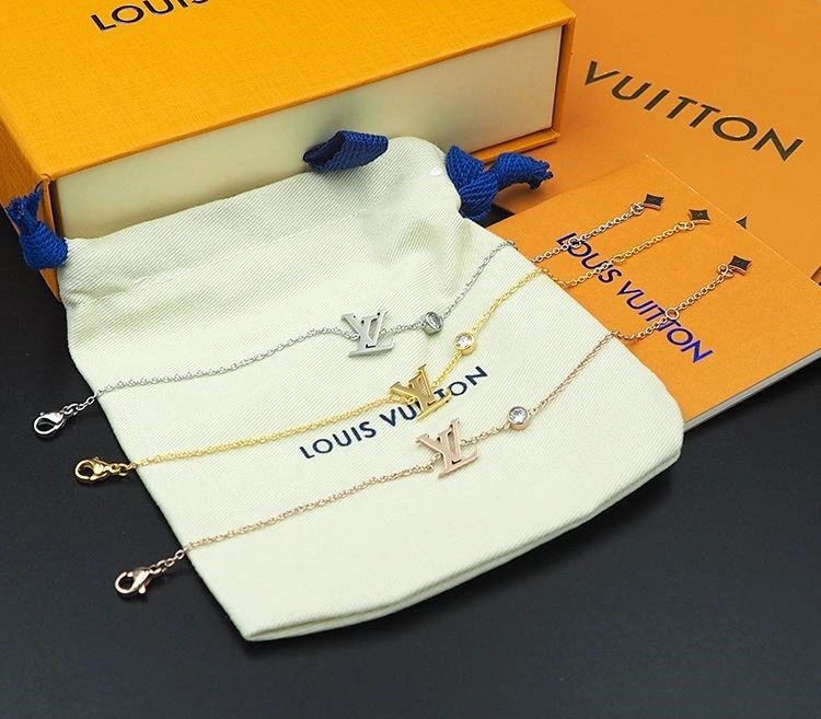 Breathable Louis Vuitton Bracelets 249896
