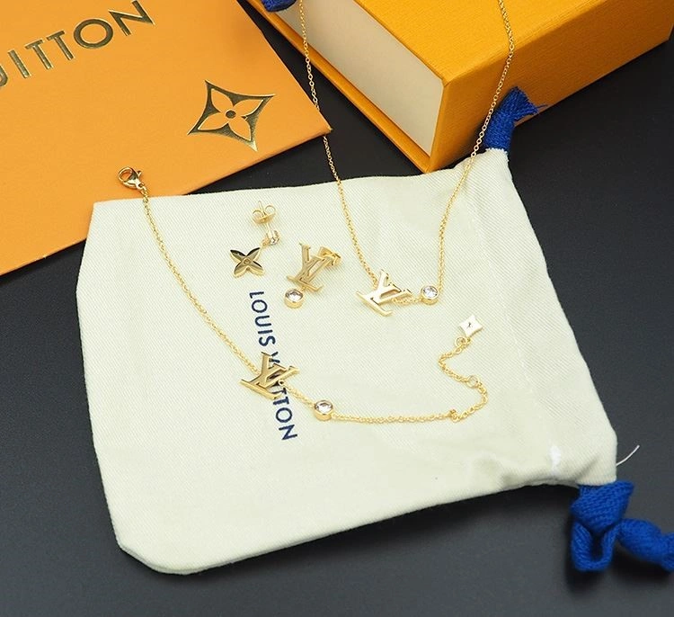 Breathable Louis Vuitton Bracelets 249896