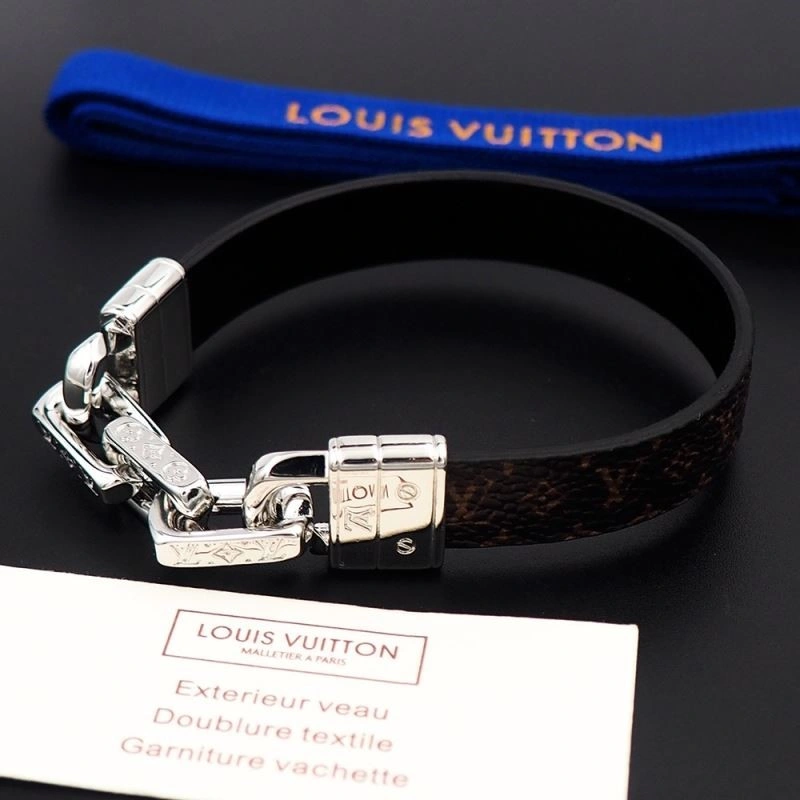 Sporty Louis Vuitton Bracelets 249906