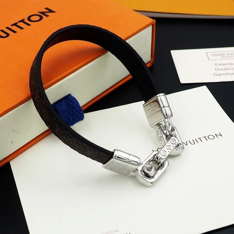 Sporty Louis Vuitton Bracelets 249906