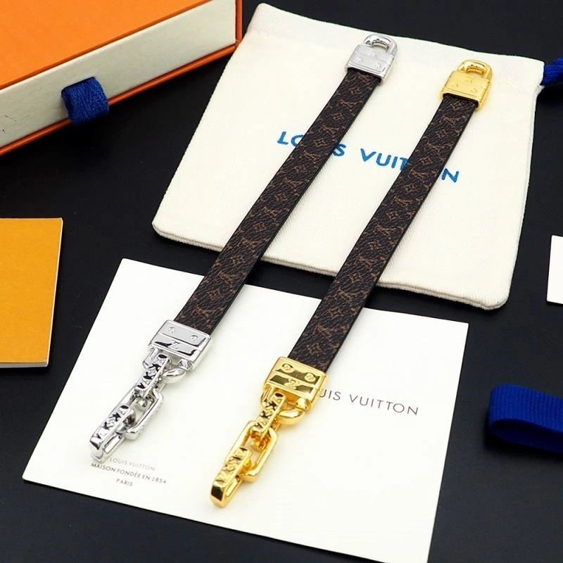 Sporty Louis Vuitton Bracelets 249906