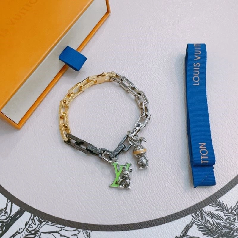 Sleek Louis Vuitton Bracelets 249886