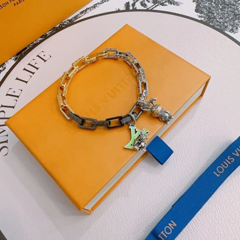 Sleek Louis Vuitton Bracelets 249886
