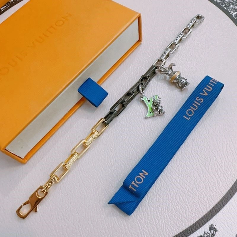 Sleek Louis Vuitton Bracelets 249886