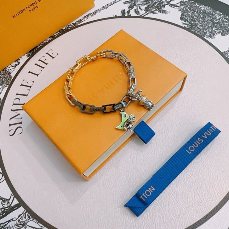 Sleek Louis Vuitton Bracelets 249886