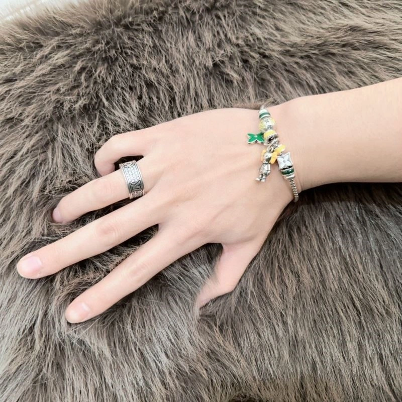 Louis Vuitton Bracelets SmoothTexture 249901