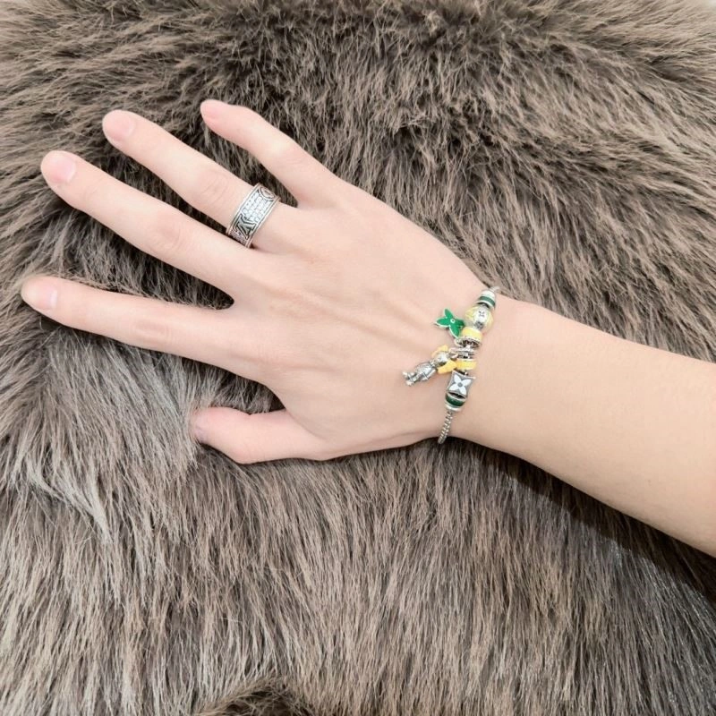 Louis Vuitton Bracelets SmoothTexture 249901