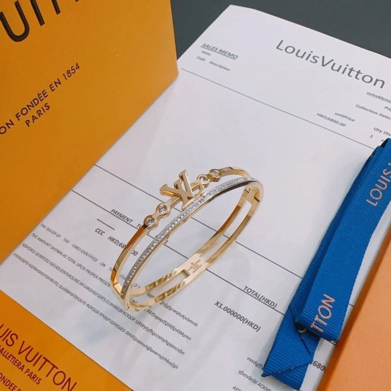 Lightweight Louis Vuitton Bracelets 249880