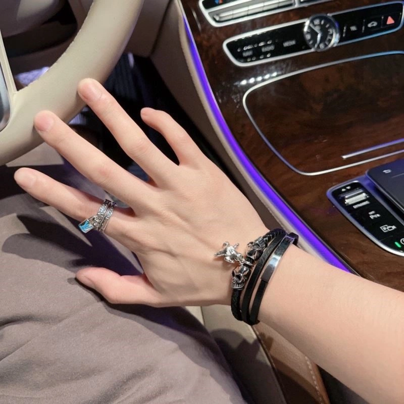 Premium Louis Vuitton Bracelets 249899