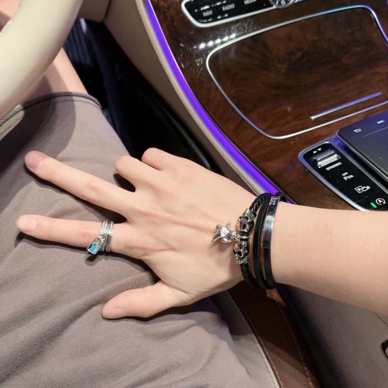 Premium Louis Vuitton Bracelets 249899