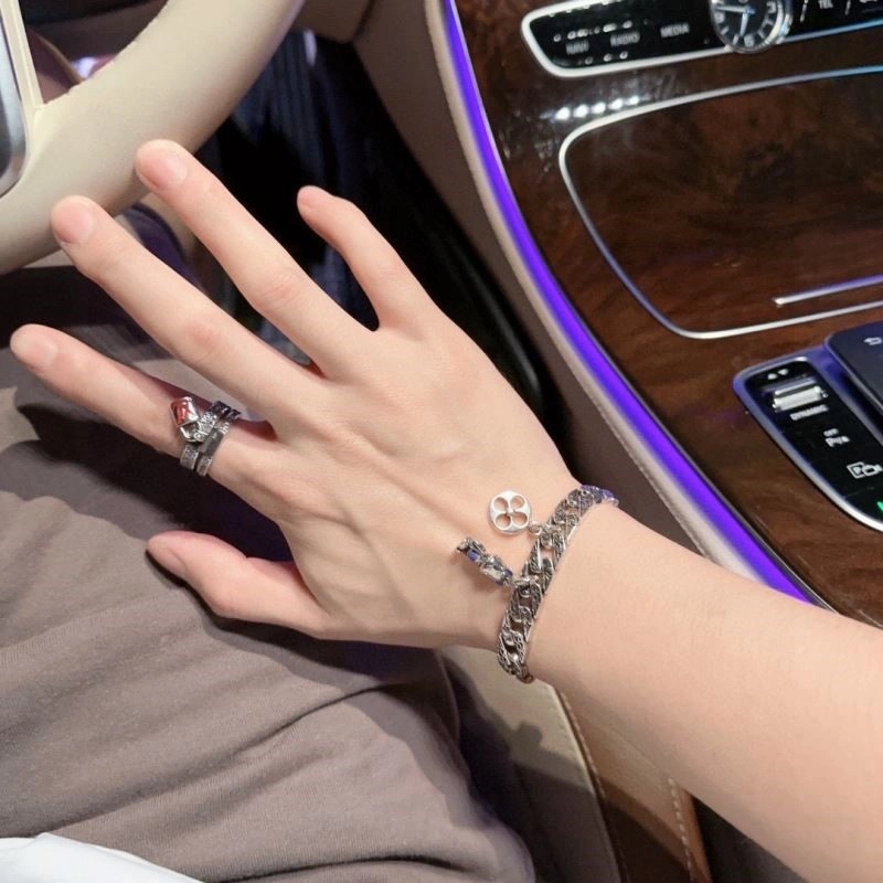 Louis Vuitton Bracelets Efficient 249903