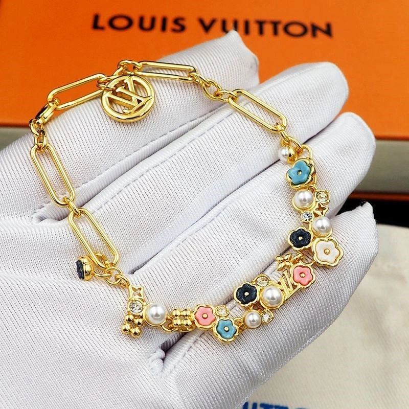 Louis Vuitton Bracelets EyeCatching 249904