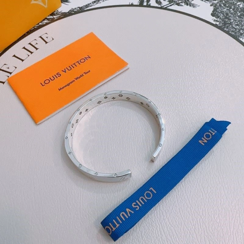 Louis Vuitton Bracelets Breathable 249883
