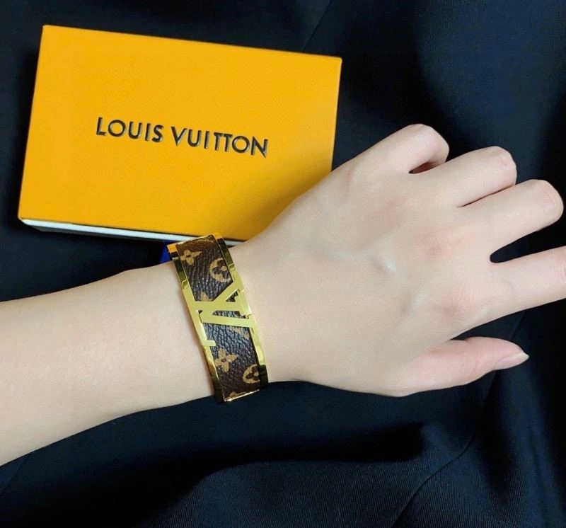OdorResistant Louis Vuitton Bracelets 249861