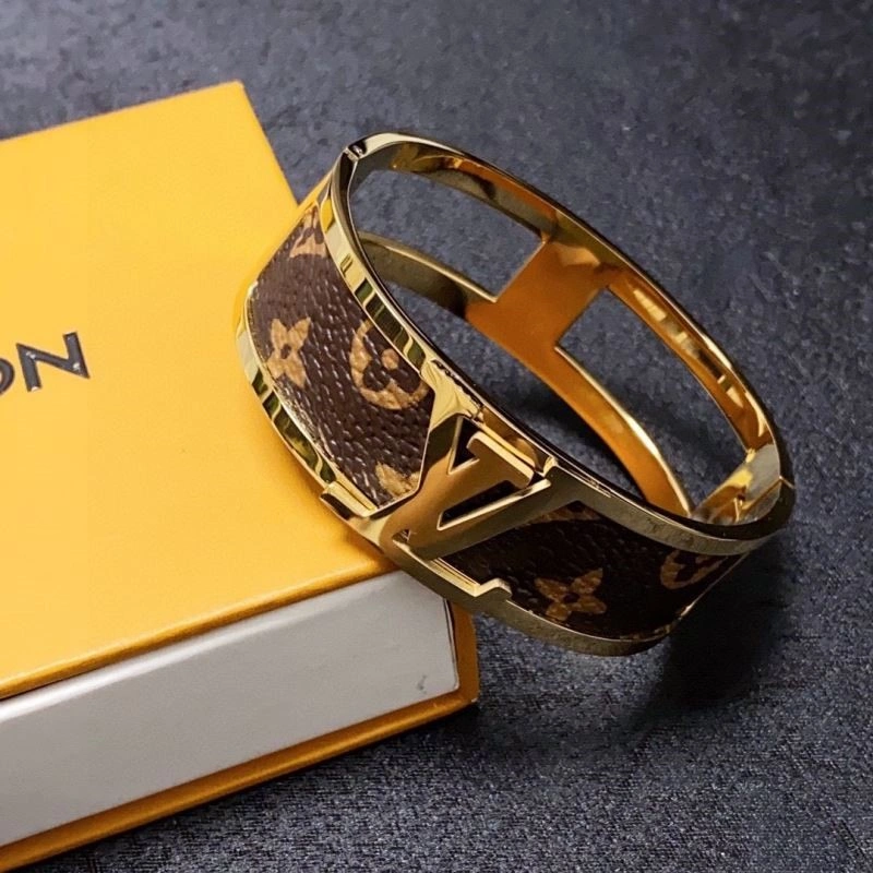 OdorResistant Louis Vuitton Bracelets 249861