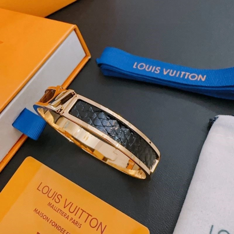 ComfortFit Louis Vuitton Bracelets 249866