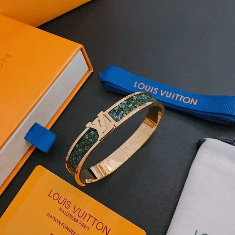 Louis Vuitton Bracelets Bold 249860
