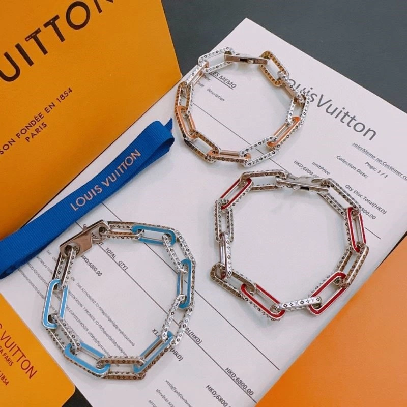 Comfortable Louis Vuitton Bracelets 249634