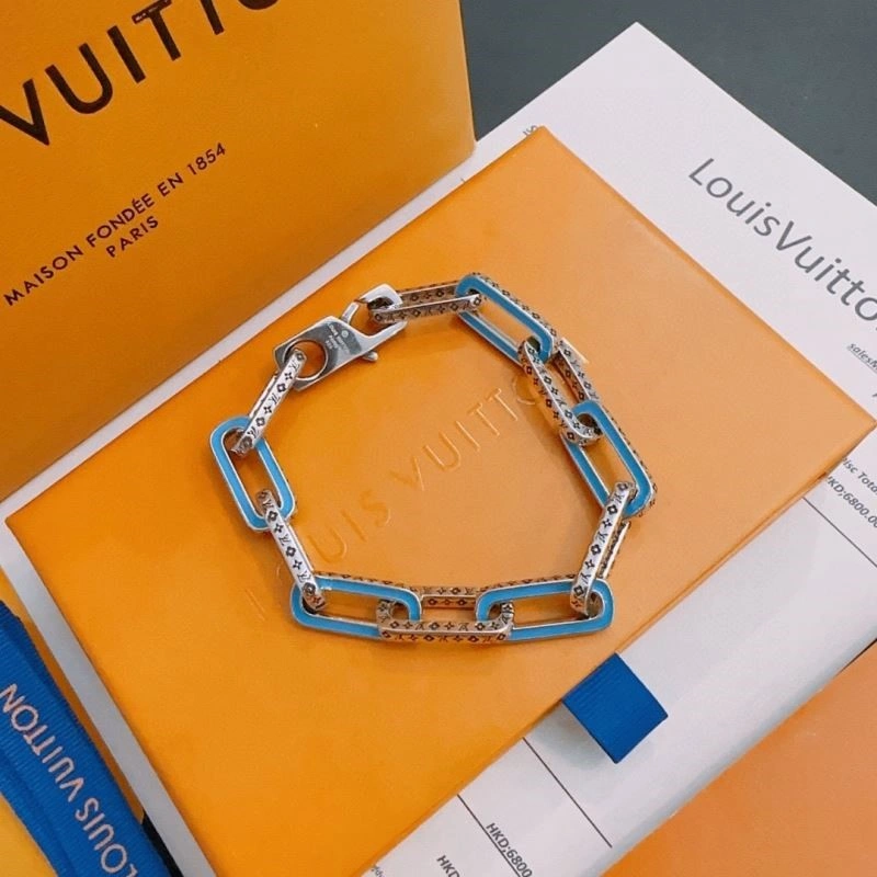 Attractive Louis Vuitton Bracelets 249635