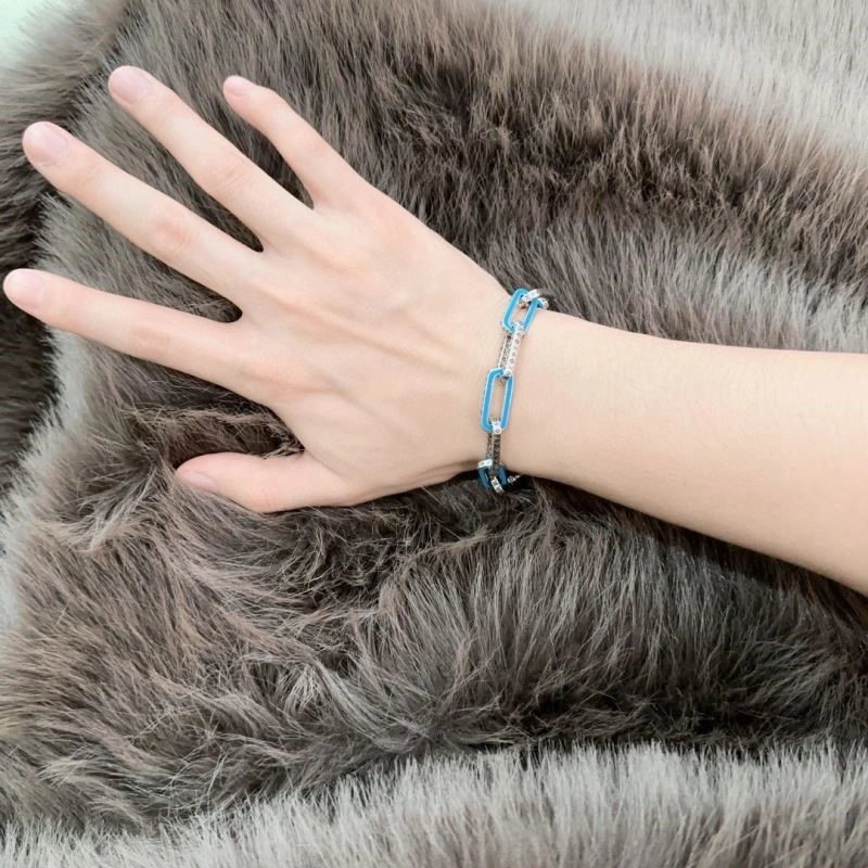 Attractive Louis Vuitton Bracelets 249635
