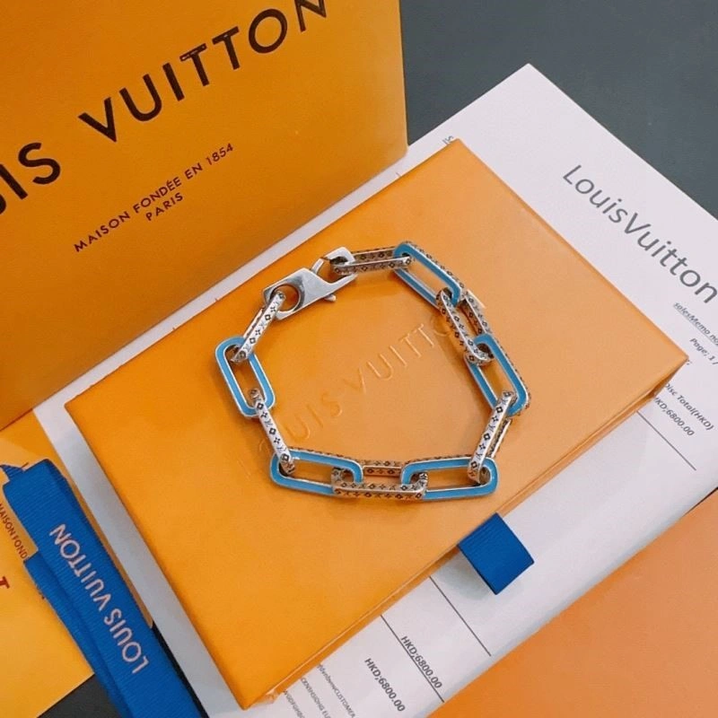 Attractive Louis Vuitton Bracelets 249635