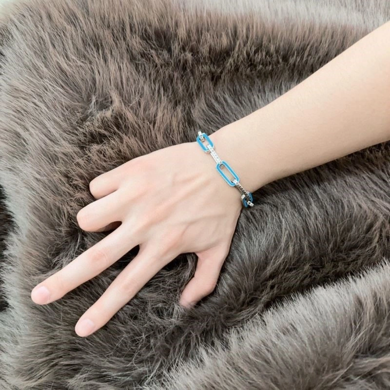 Attractive Louis Vuitton Bracelets 249635