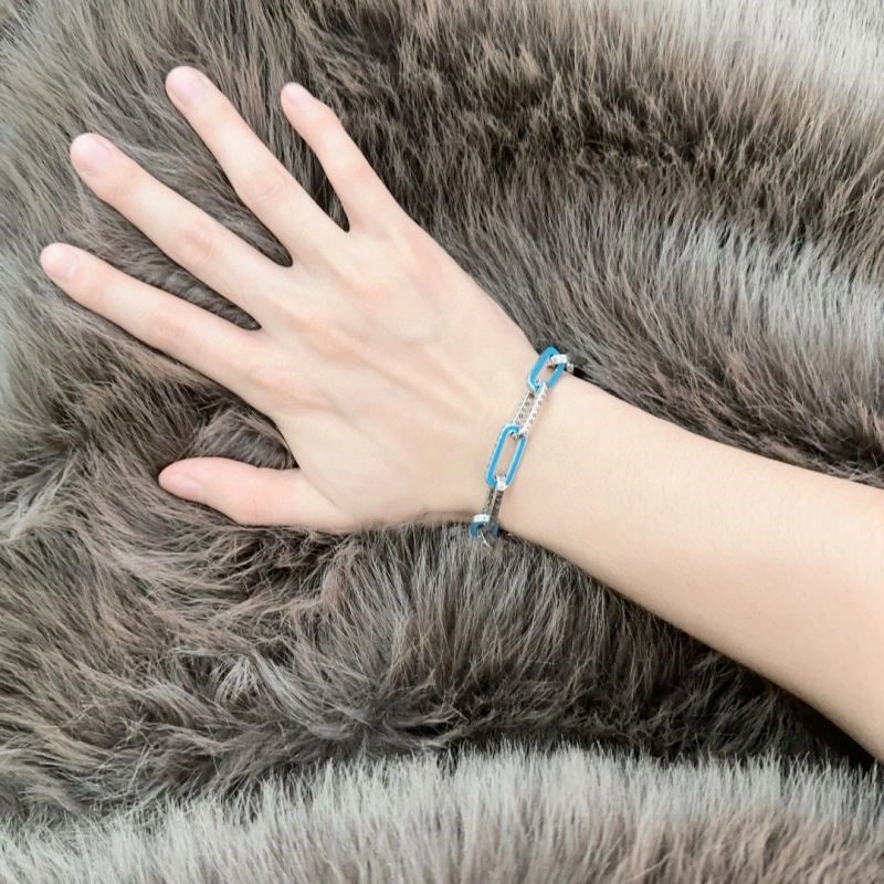 Attractive Louis Vuitton Bracelets 249635