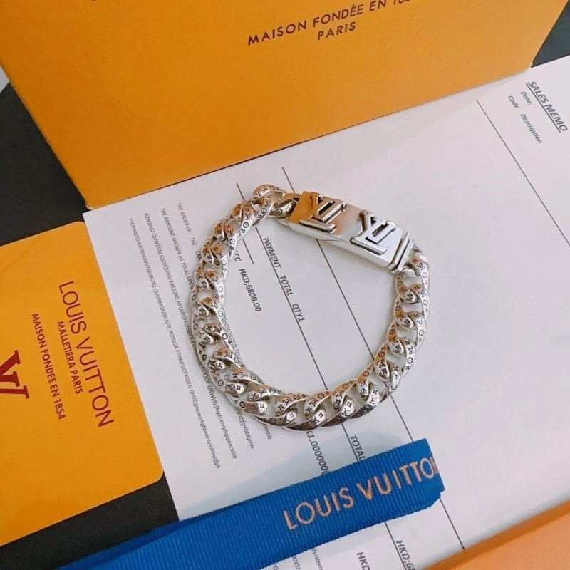 Versatile Louis Vuitton Bracelets 249631