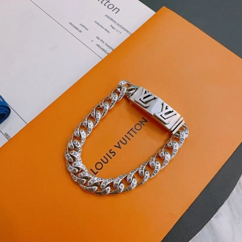 Versatile Louis Vuitton Bracelets 249631