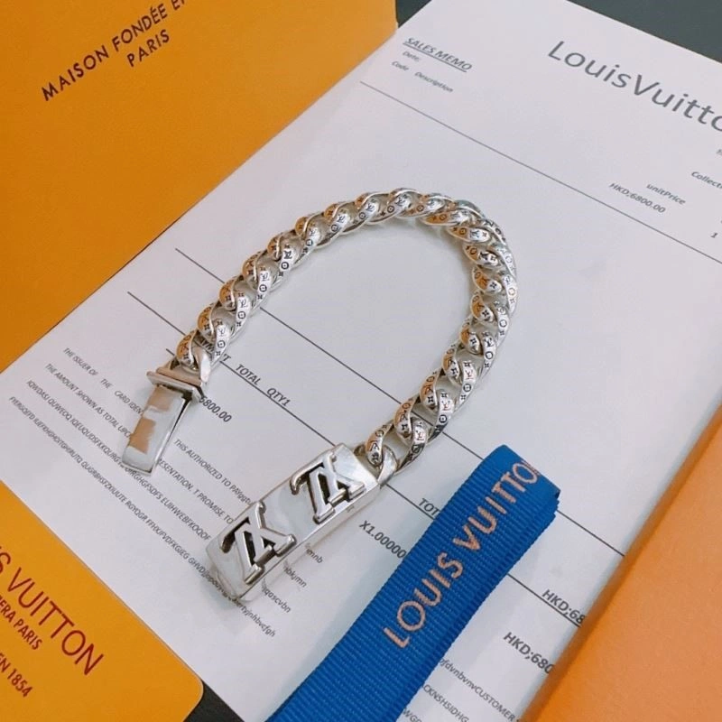 Versatile Louis Vuitton Bracelets 249631