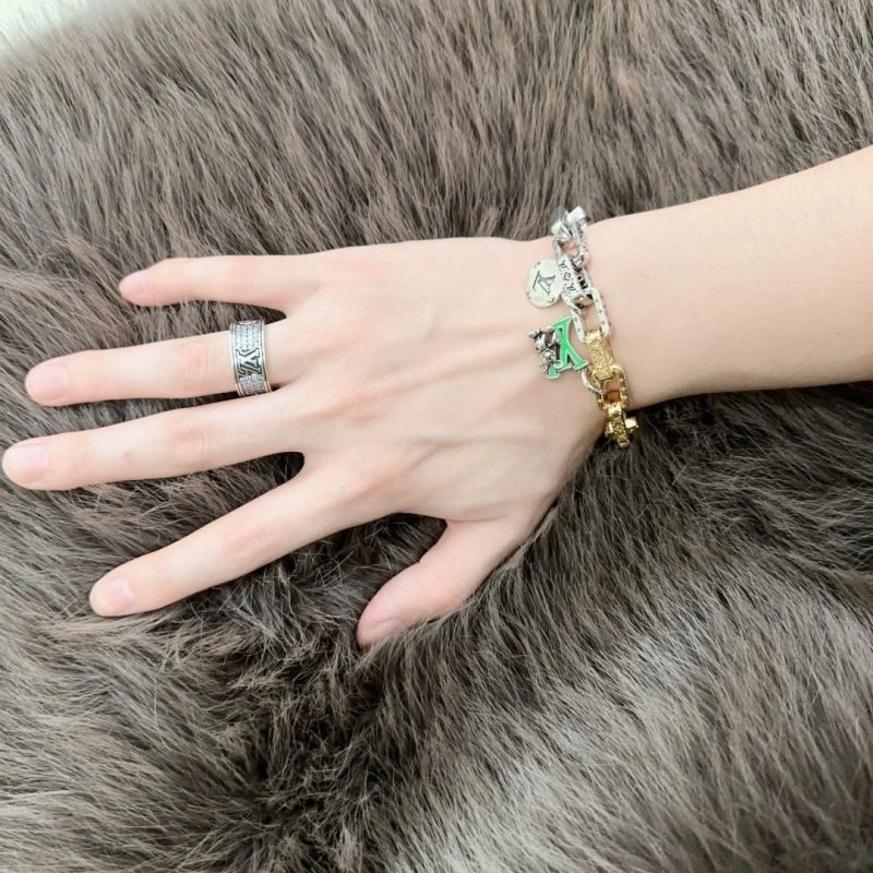 ComfortFit Louis Vuitton Bracelets 249606