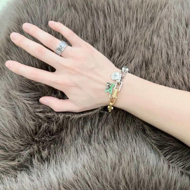 ComfortFit Louis Vuitton Bracelets 249606