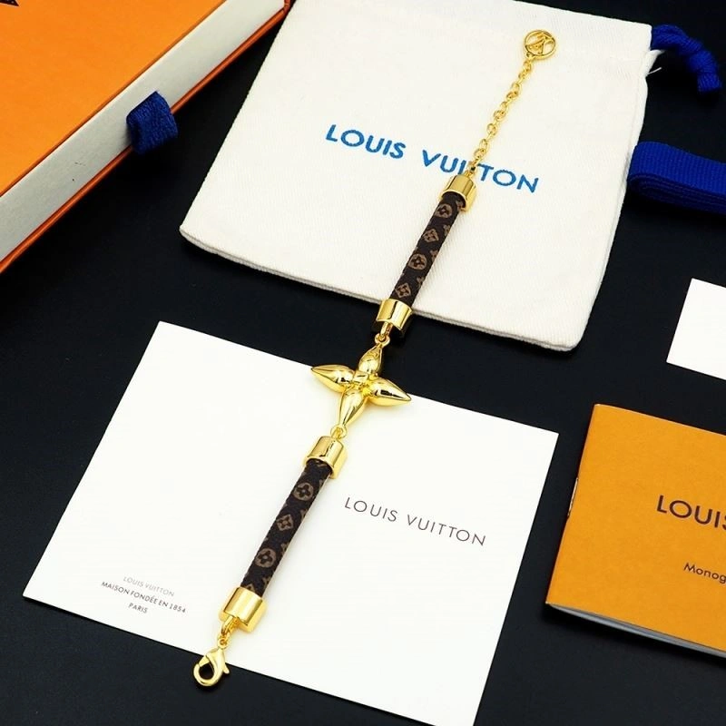 Elegant Louis Vuitton Bracelets 249602