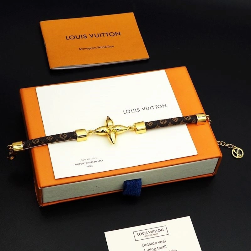 Elegant Louis Vuitton Bracelets 249602
