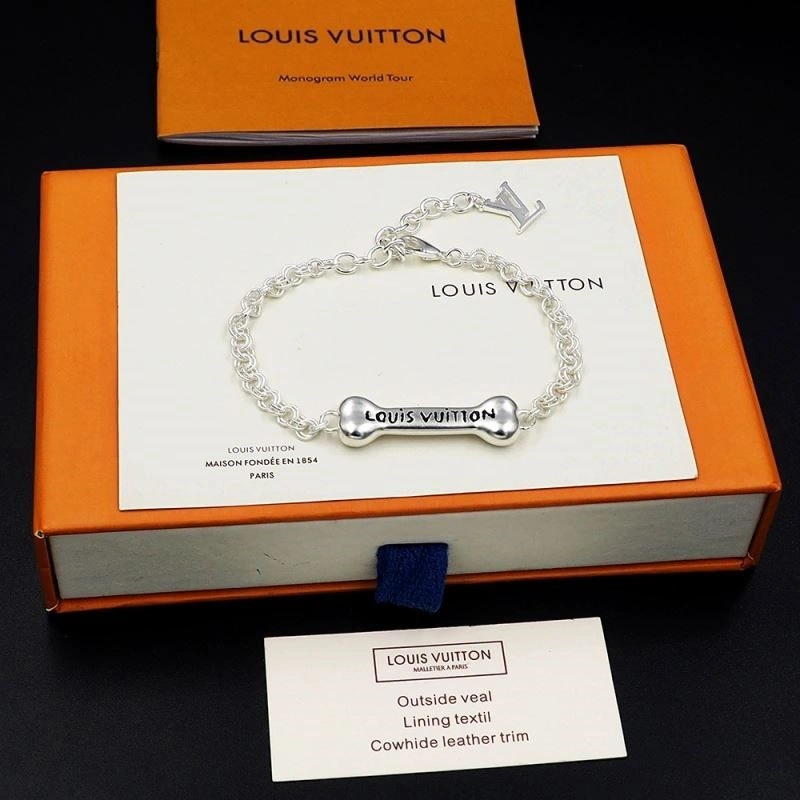 Stylish Louis Vuitton Bracelets 249599