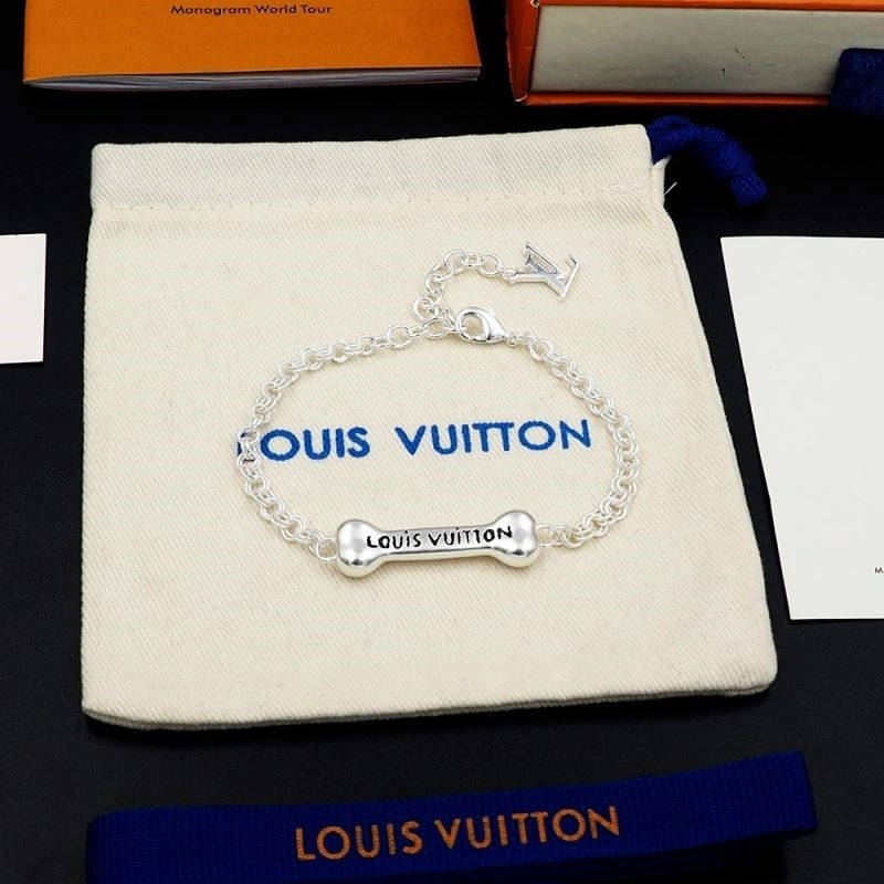 Stylish Louis Vuitton Bracelets 249599
