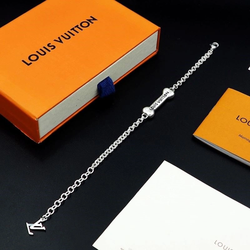 Stylish Louis Vuitton Bracelets 249599