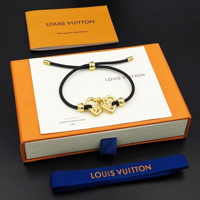 Elegant Louis Vuitton Bracelets 249597