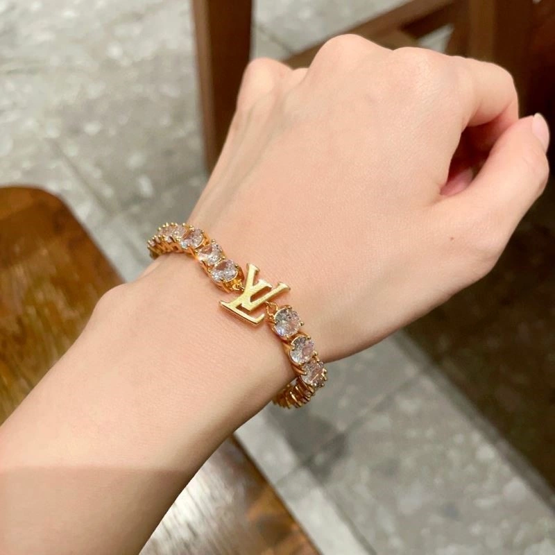 Louis Vuitton Bracelets Neat 249616