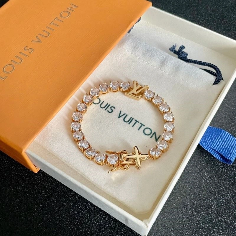 Louis Vuitton Bracelets Neat 249616