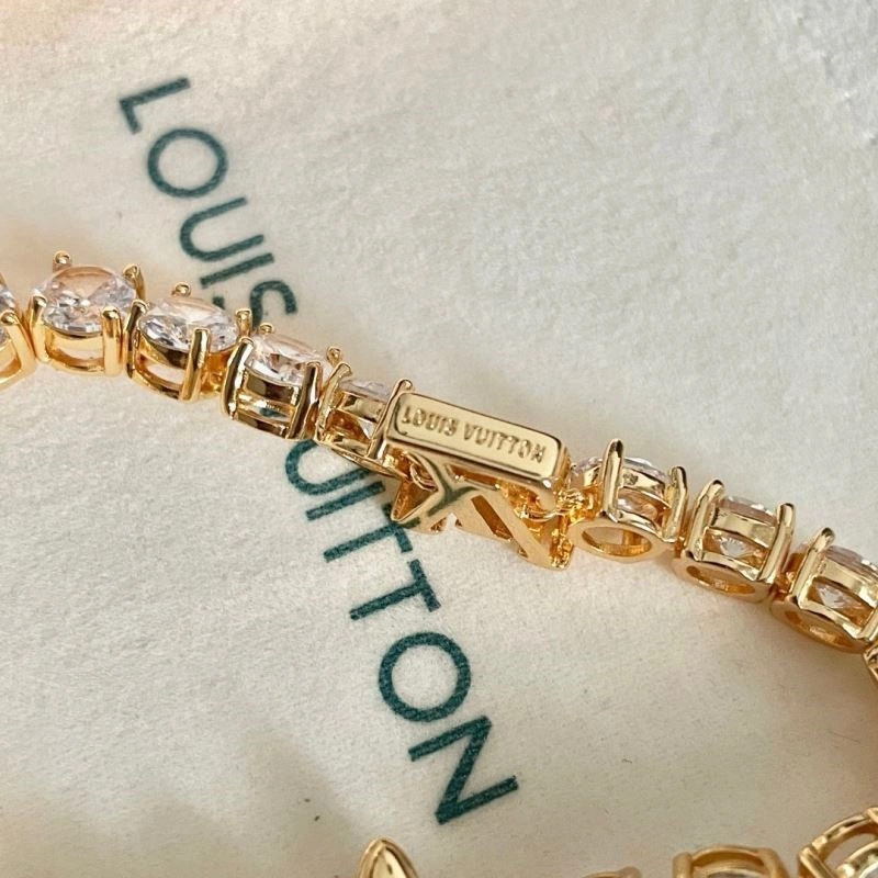 Louis Vuitton Bracelets Neat 249616