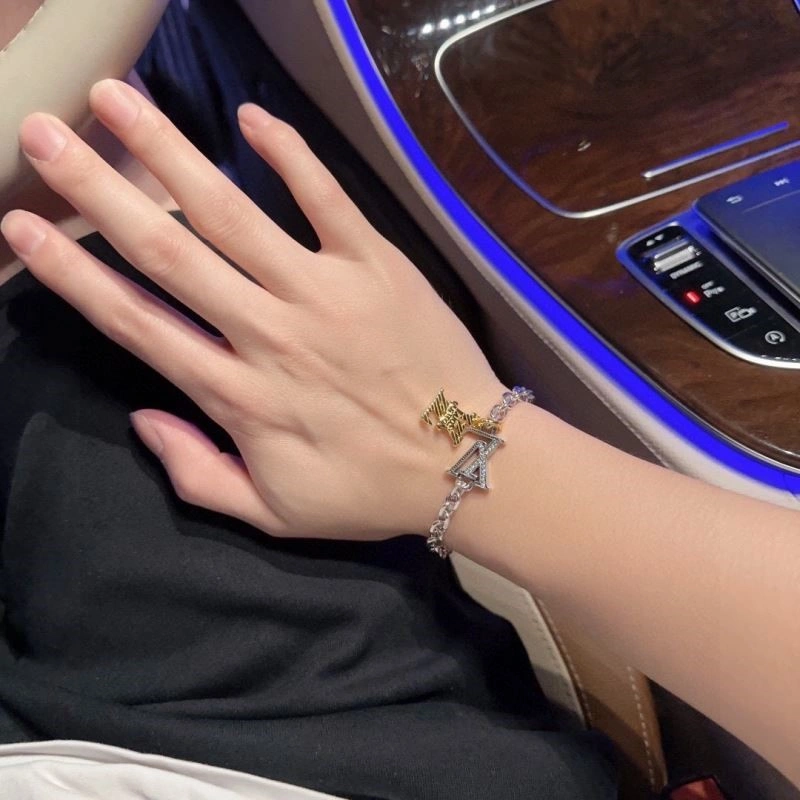 Louis Vuitton Bracelets Breathable 249627