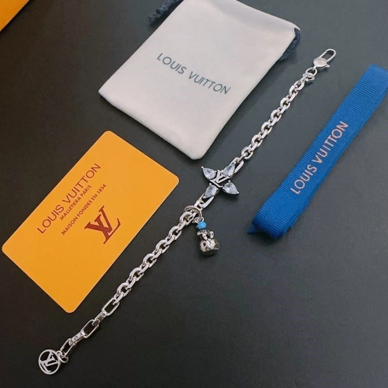 FreshLook Louis Vuitton Bracelets 249623