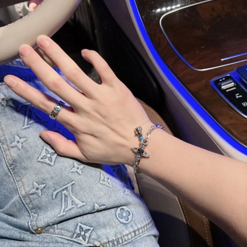 FreshLook Louis Vuitton Bracelets 249623