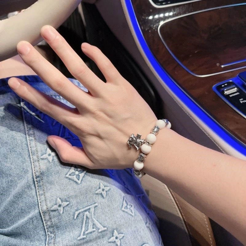WrinkleFree Louis Vuitton Bracelets 249601