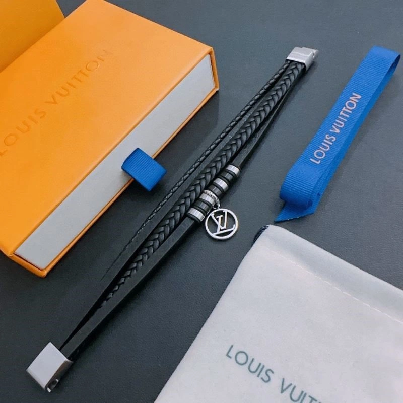 Neat Louis Vuitton Bracelets 249617
