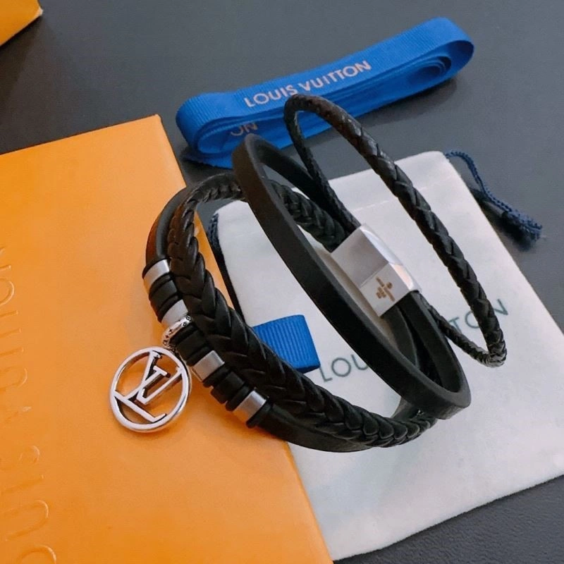 Neat Louis Vuitton Bracelets 249617