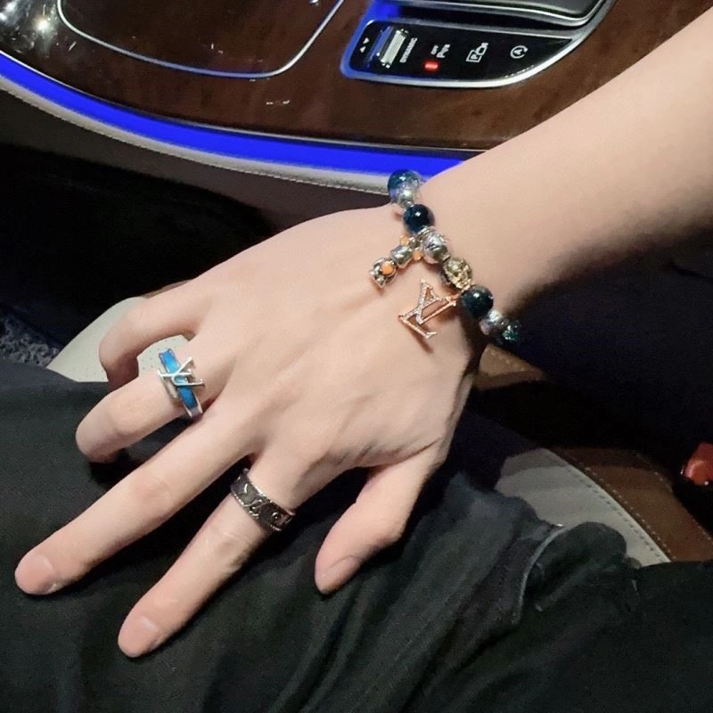 Sophisticated Louis Vuitton Bracelets 249596
