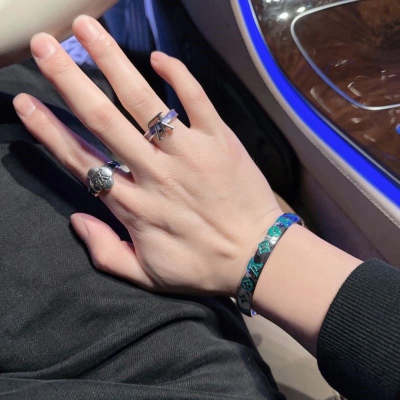Louis Vuitton Bracelets TopPick 249605